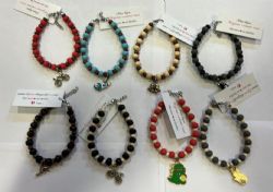 BRACELETS FANTAISIE ET BRELOQUES ASST